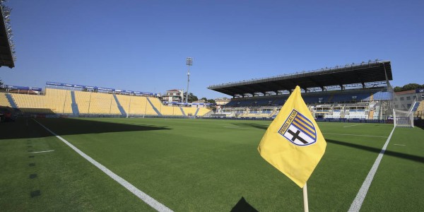 雷纳即将加盟帕尔马！多特蒙德的年轻天才为何成为意甲新宠？