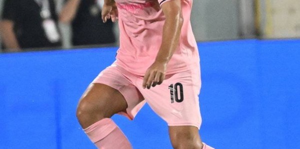 欧冠焦点战：曼城如何在绝境中逆袭？战术与球员故事全解析